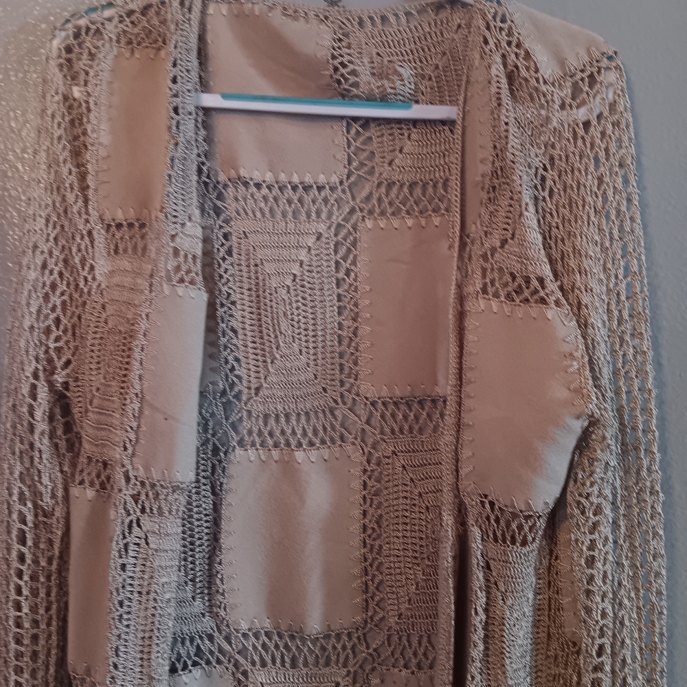 Tan Bu kle Shirt